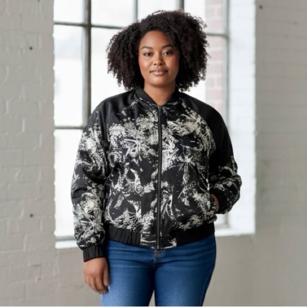 LOVESICK TORRID 0 0X XXL Black White Silky Abstract Palms Bomber Jacket R $89